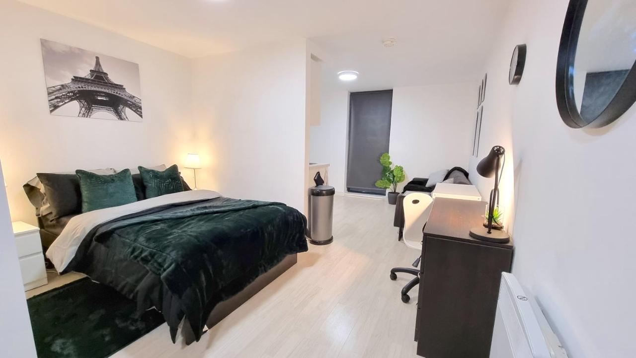 Spacious City Studio / Wifi / Parking 리버풀 외부 사진