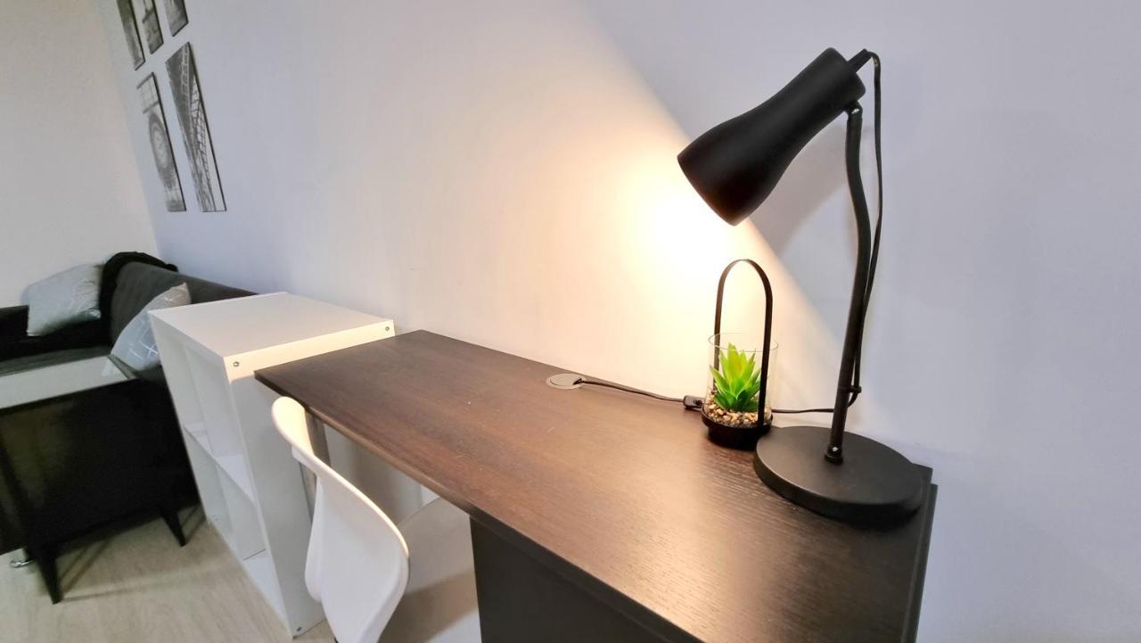 Spacious City Studio / Wifi / Parking 리버풀 외부 사진